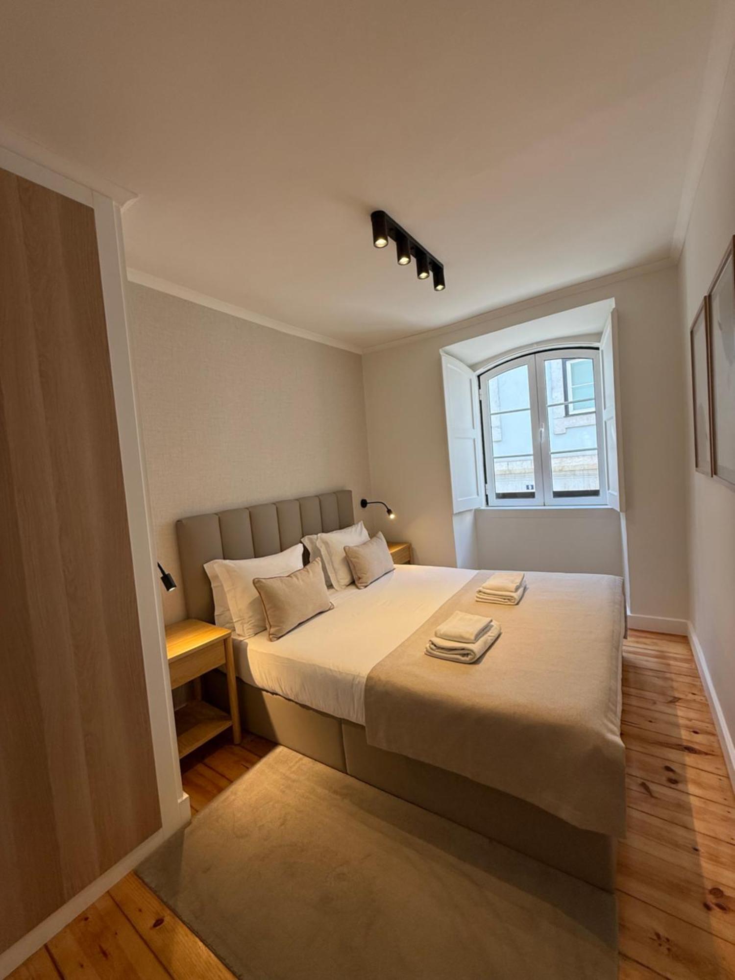 C1 Remodeld Beautiful Charming 2Br Apartment - Bairro Alto Lisbona Esterno foto
