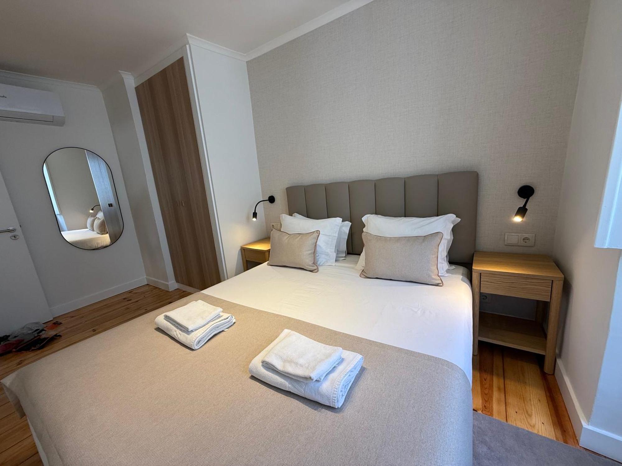 C1 Remodeld Beautiful Charming 2Br Apartment - Bairro Alto Lisbona Esterno foto
